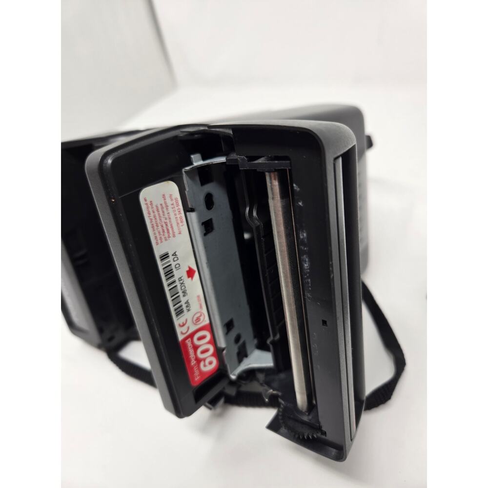 Vintage Polaroid OneStep CloseUp 600 Series Instant Film Camera with Strap testd - Picture 2 of 9